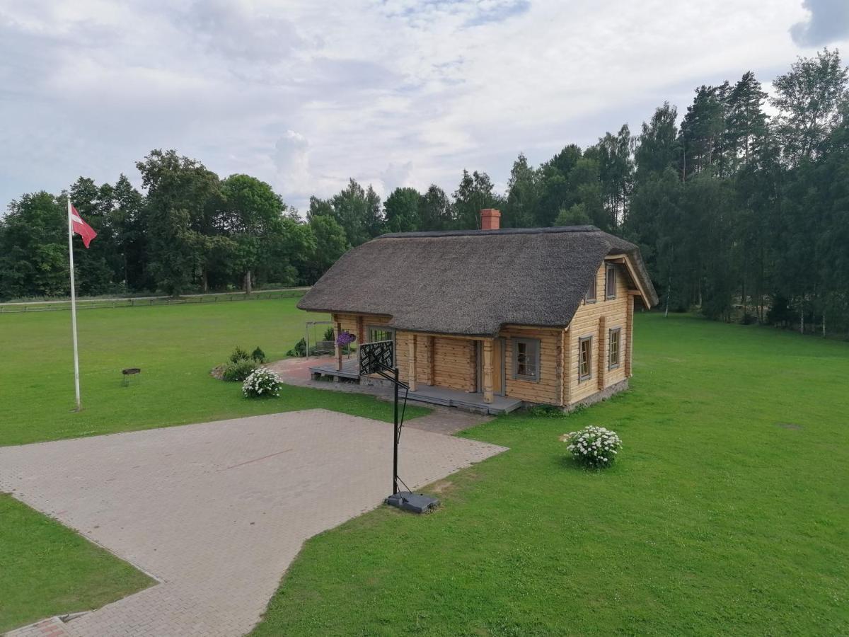 Guest House Unguri Stalbe Екстериор снимка